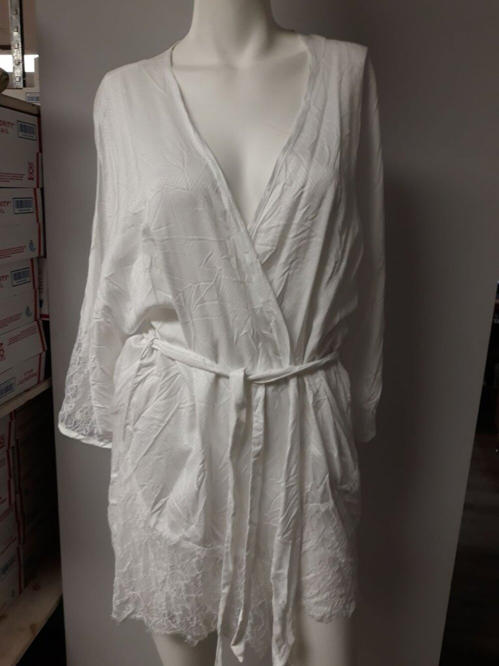 Only Hearts NYC SILK Robe Cream Large New Without Tags!